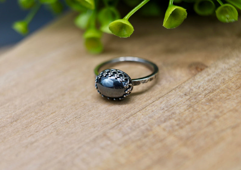 KENSINGTON Ring - Hammered Sterling Silver 1.75mm band w/ Hematite Cabochon
