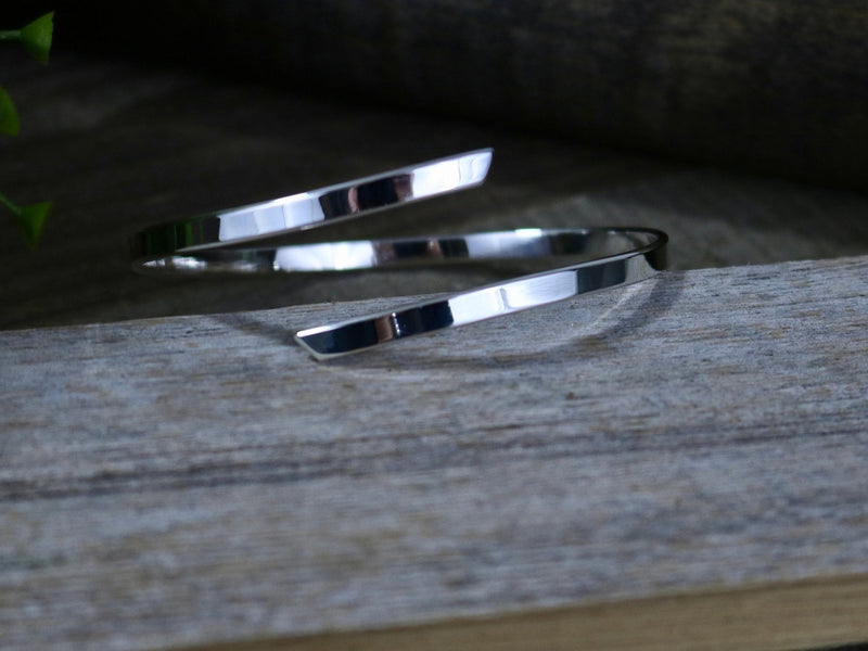 TRACI ANN Bracelet - Sterling Silver Spiral Bracelet